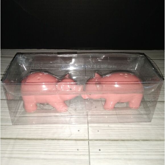 Ceramic Kitchen Pink Pigs Salt And Pepper Shakers Set 3½'in Long - Picture 4 of 8